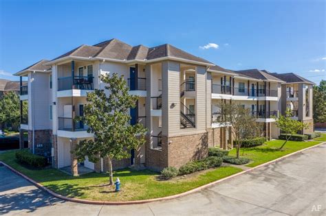 Apartments For Rent in 77035 .